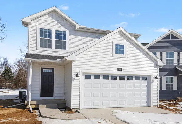 $349,900 | 1002 Cedarwood Street, Greenville, MI 48838