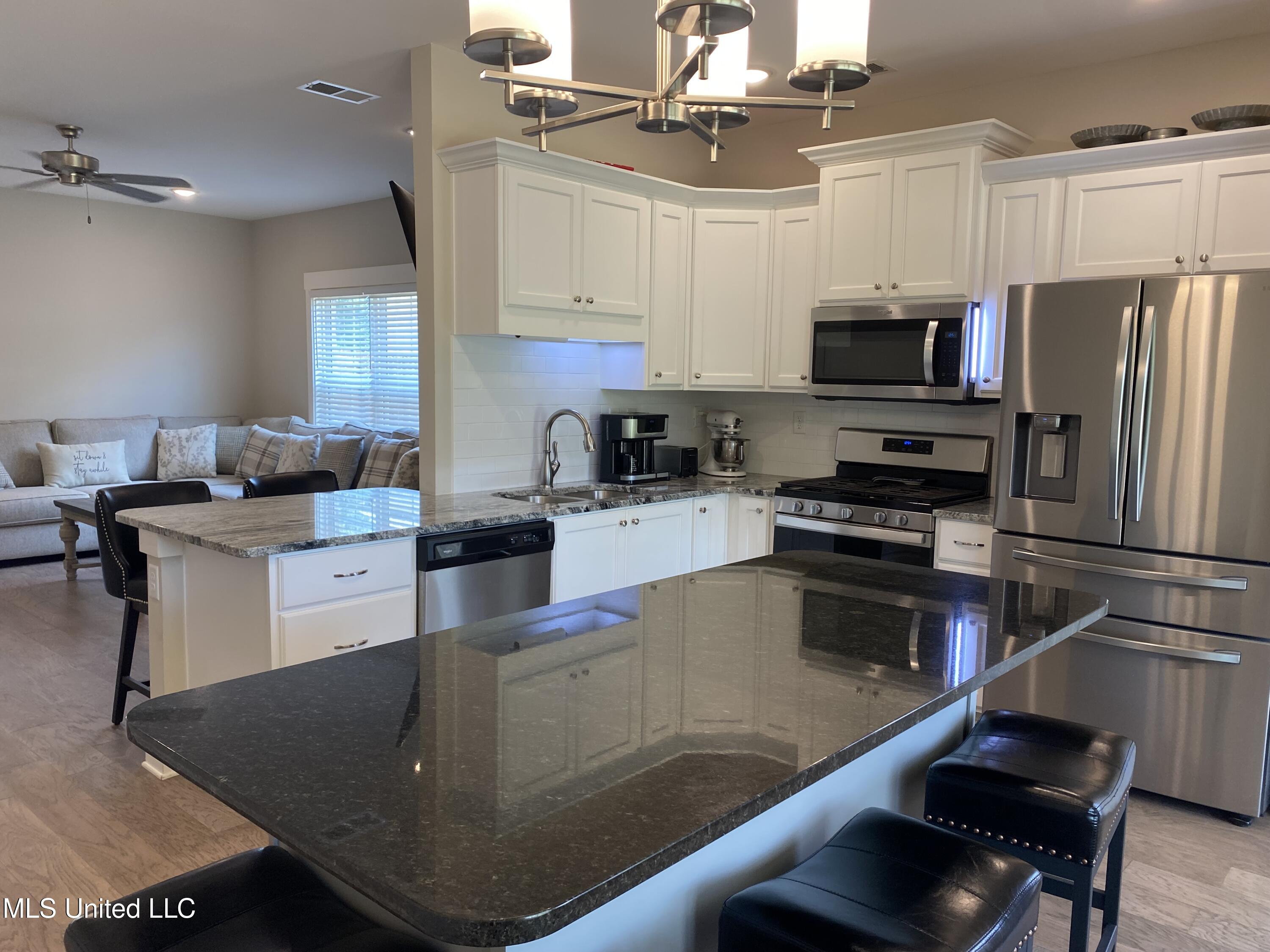 7414 Crosswinds Boulevard Hernando, MS 38632 - Photo 11 of 28 KITCHEN