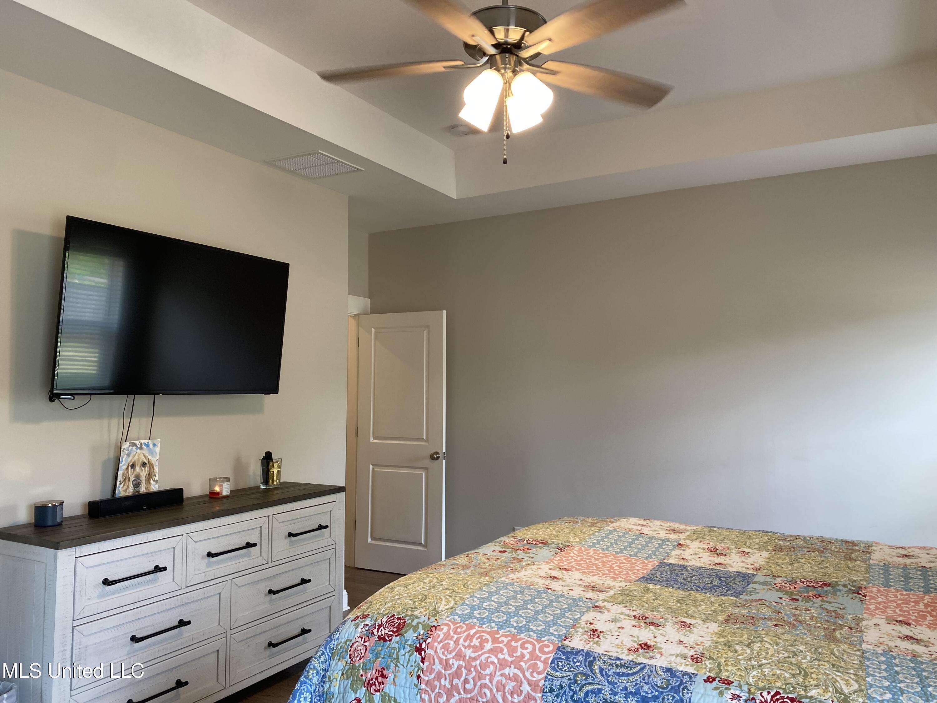 7414 Crosswinds Boulevard Hernando, MS 38632 - Photo 13 of 28 PRIMARY BEDROOM