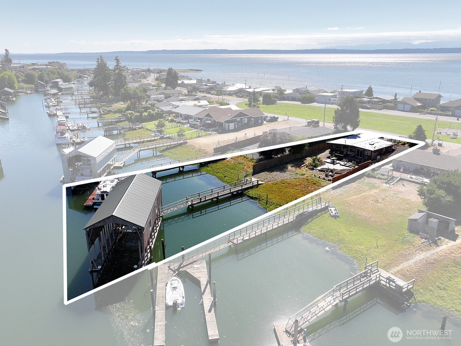 8121 Sandy Hook Terrace Clinton, WA 98236 - Photo 34 of 40 a view of a city