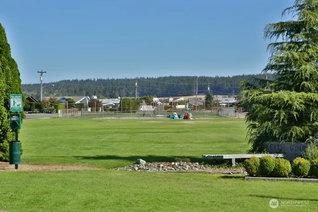 a view of a golf course