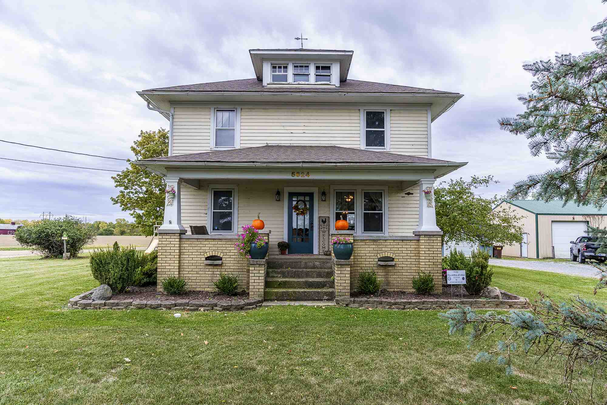 5624 Maples Road Fort Wayne, IN 46816 - Photo 1 of 36