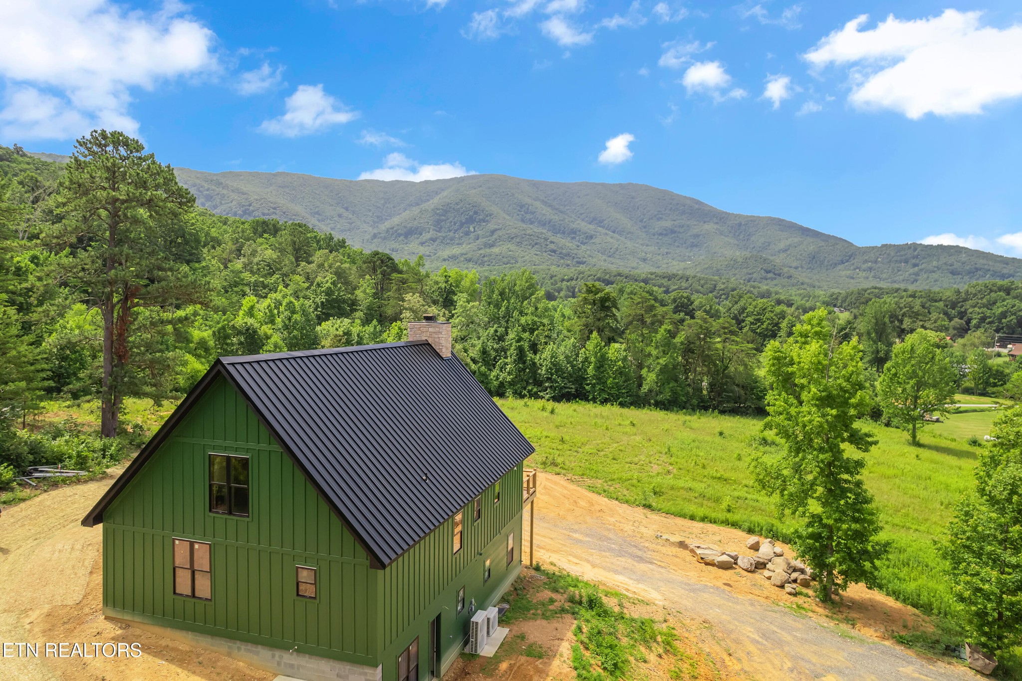 2773 Clabo Road Sevierville, TN 37862 - Photo 16 of 37 Gallery Image 16