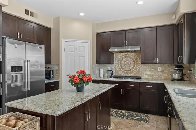 $999,999 | 5381 Campania Way, Fontana, CA 92336