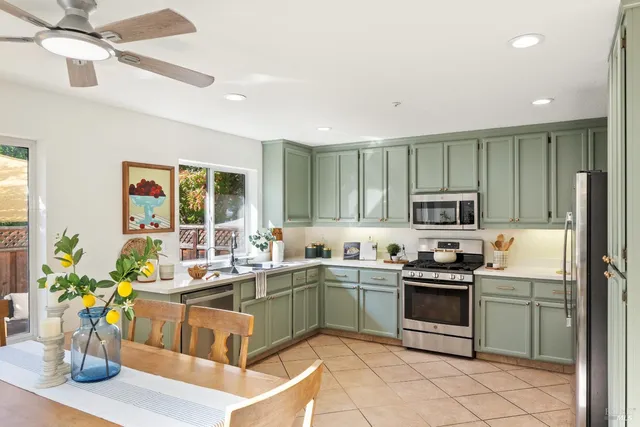 $724,900 | 129 Trent Drive, Napa, CA 94558