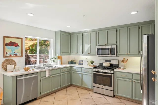 $724,900 | 129 Trent Drive, Napa, CA 94558