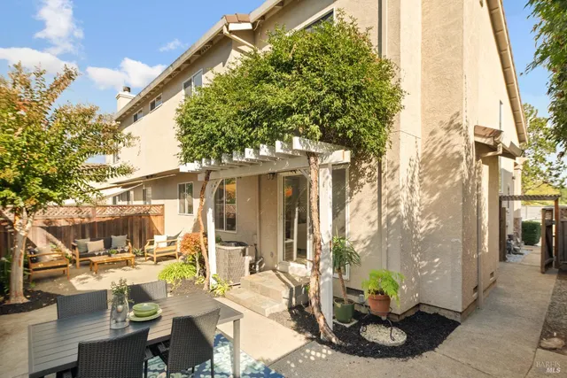 $724,900 | 129 Trent Drive, Napa, CA 94558