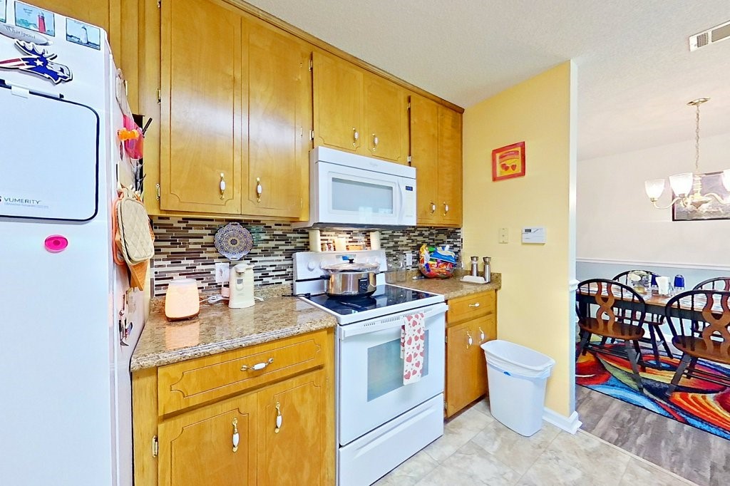 2218 Riverside Avenue Waycross, GA 31501 - Photo 10 of 33