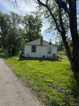 $40,000 | 223 Fairview Lane, Ferguson, MO 63135