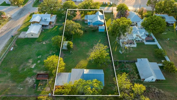 $2,350 | 224 Loring Street, Stonewall, TX 78671