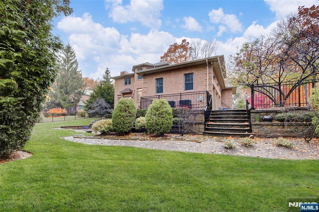 180 Chestnut Street Demarest, NJ 07627 - Photo 39 of 42