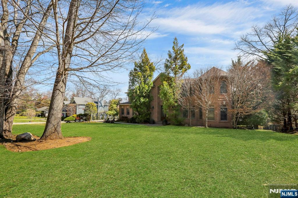 180 Chestnut Street Demarest, NJ 07627 - Photo 6 of 42