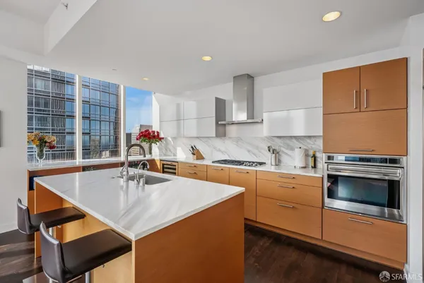 $2,995,000 | 301 Mission Street, Unit 52D, San Francisco, CA 94105
