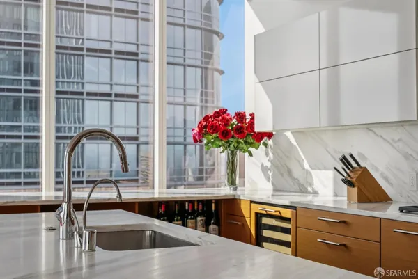 $2,995,000 | 301 Mission Street, Unit 52D, San Francisco, CA 94105