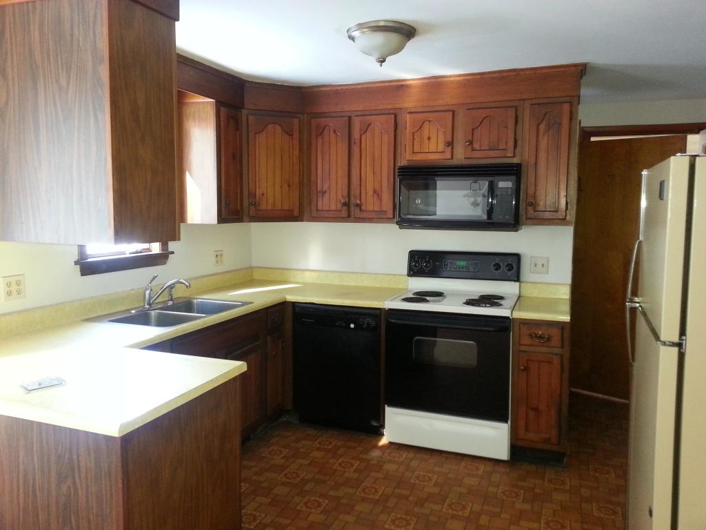 16 Strafford Road Dover, NH 03820 - Photo 7 of 28