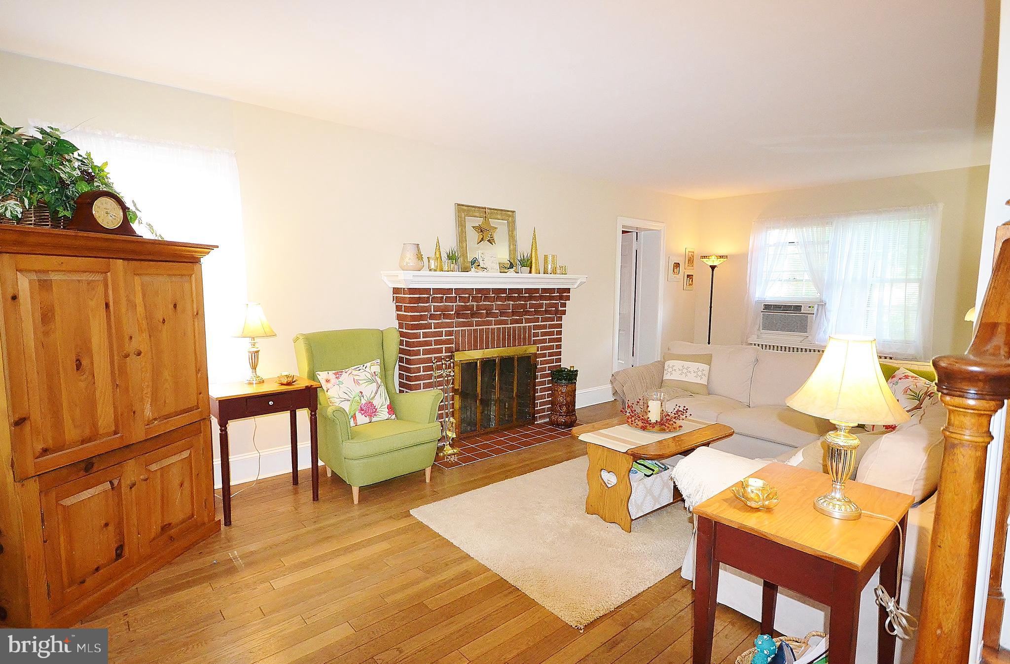 1895 Valley Road Coatesville, PA 19320 - Photo 6 of 41 Living Room