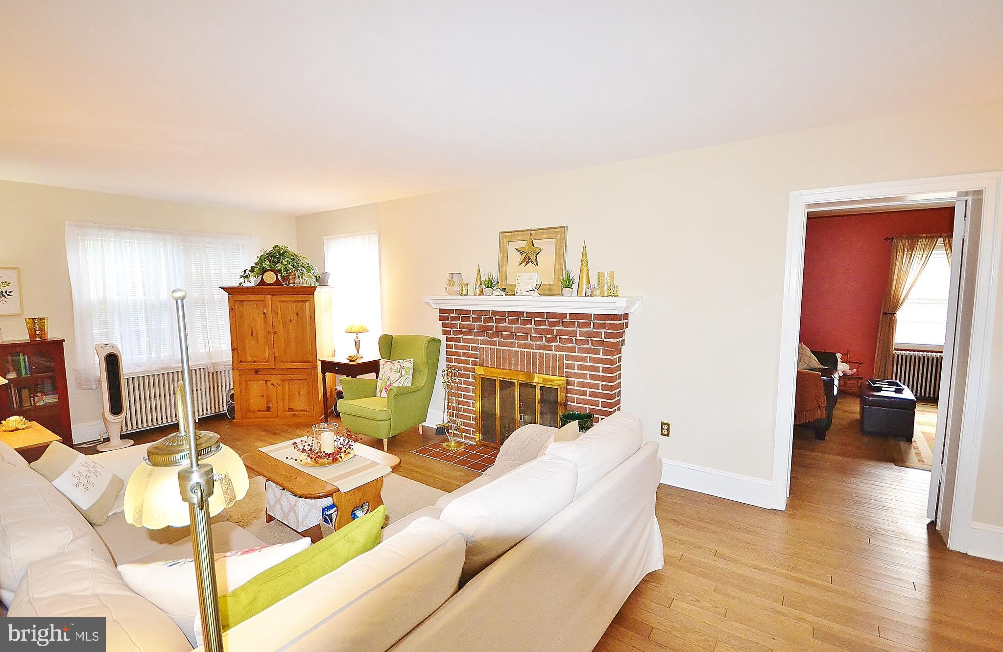 1895 Valley Road Coatesville, PA 19320 - Photo 7 of 41 Living Room