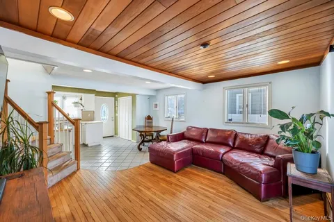 $439,990 | 80 Parkway Boulevard, Ronkonkoma, NY 11779