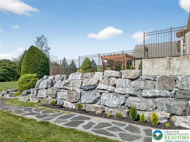 $1,325,000 | 5820 Harvest Place, Schnecksville, PA 18078