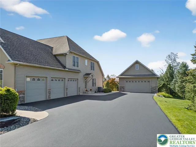 $1,325,000 | 5820 Harvest Place, Schnecksville, PA 18078