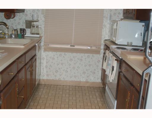 1017 Rutledge Drive Upper St. Clair, PA 15241 - Photo 7 of 8 Kitchen.