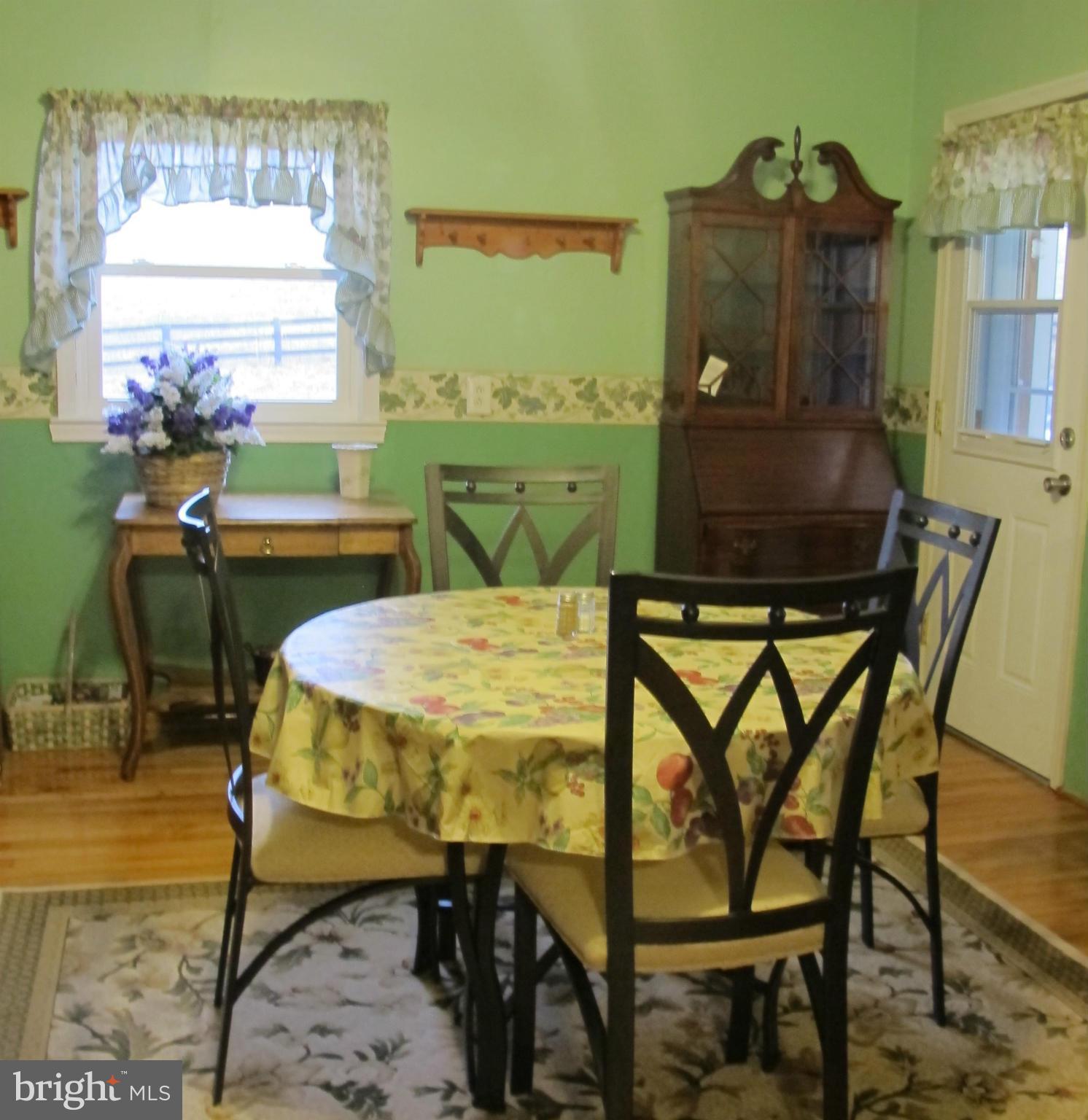 887 Locke's Mill Road Berryville, VA 22611 - Photo 12 of 27 Dining Room