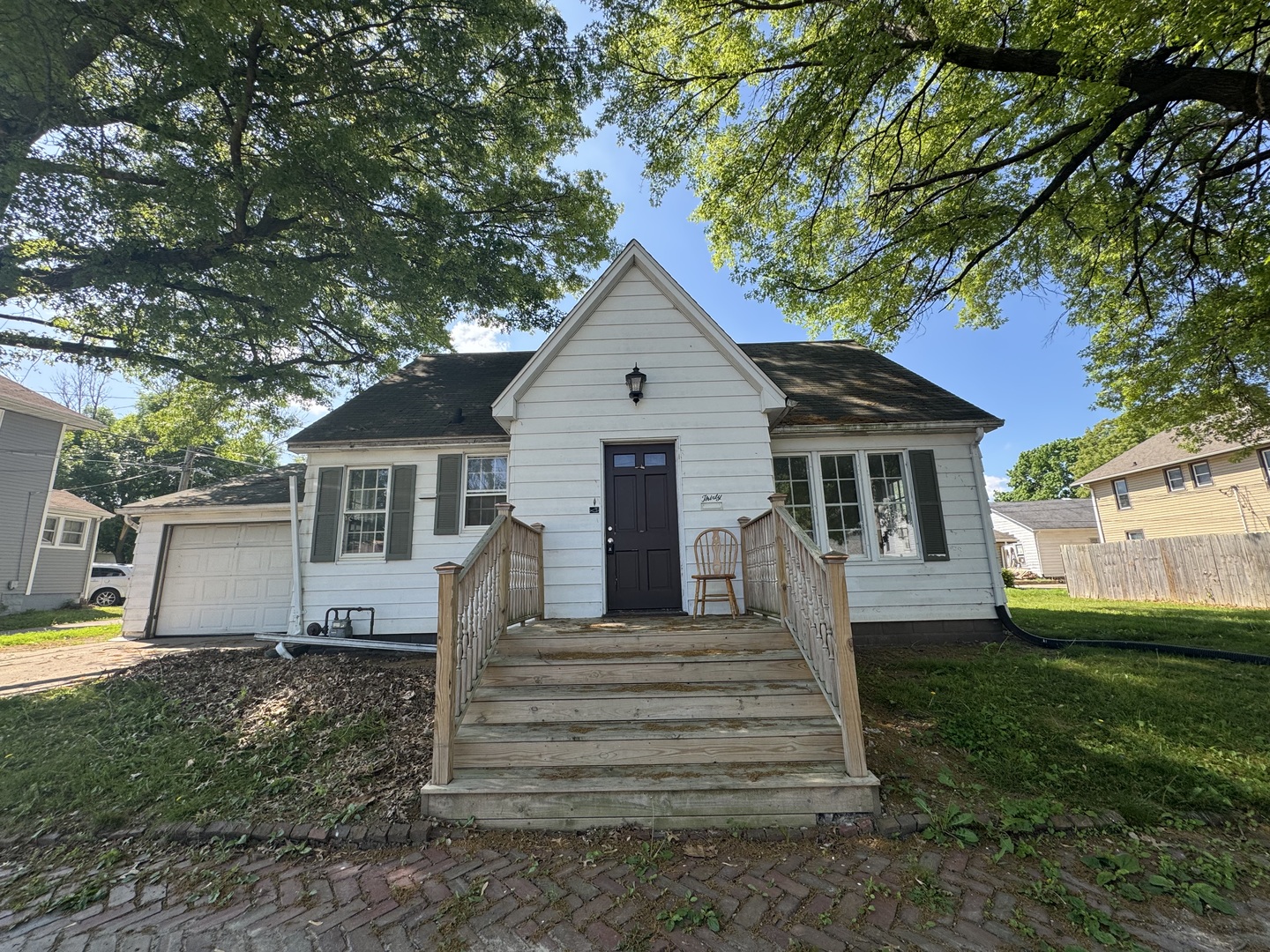 30 East Maple Street Canton, IL 61520 - Photo 1 of 17 Gallery Image 1