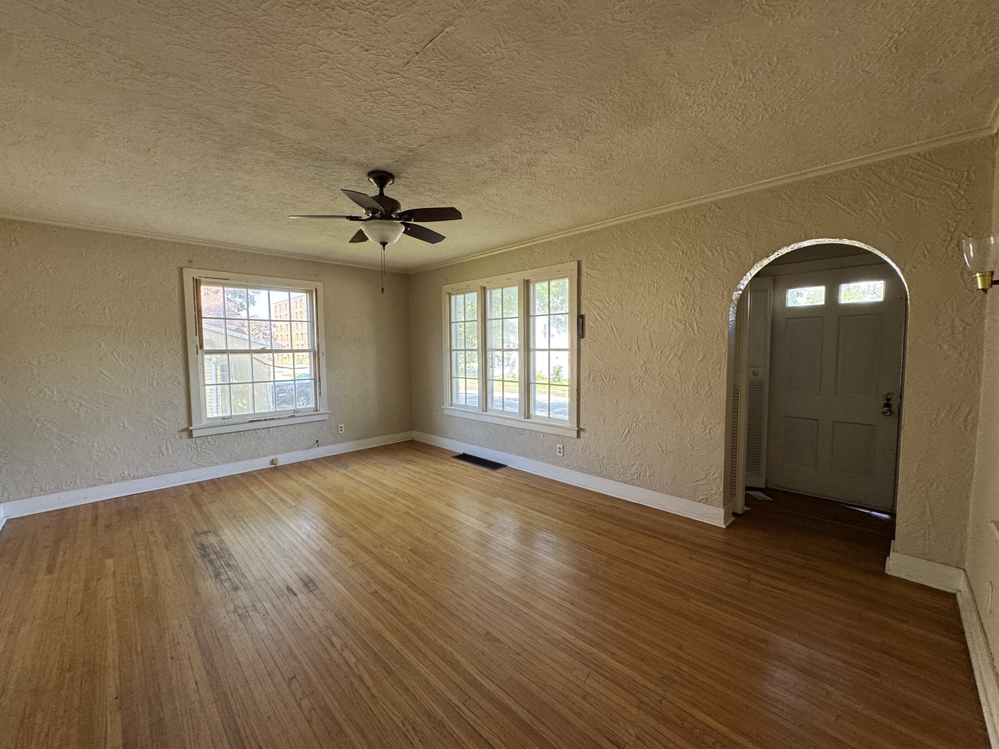 30 East Maple Street Canton, IL 61520 - Photo 6 of 17 Gallery Image 6