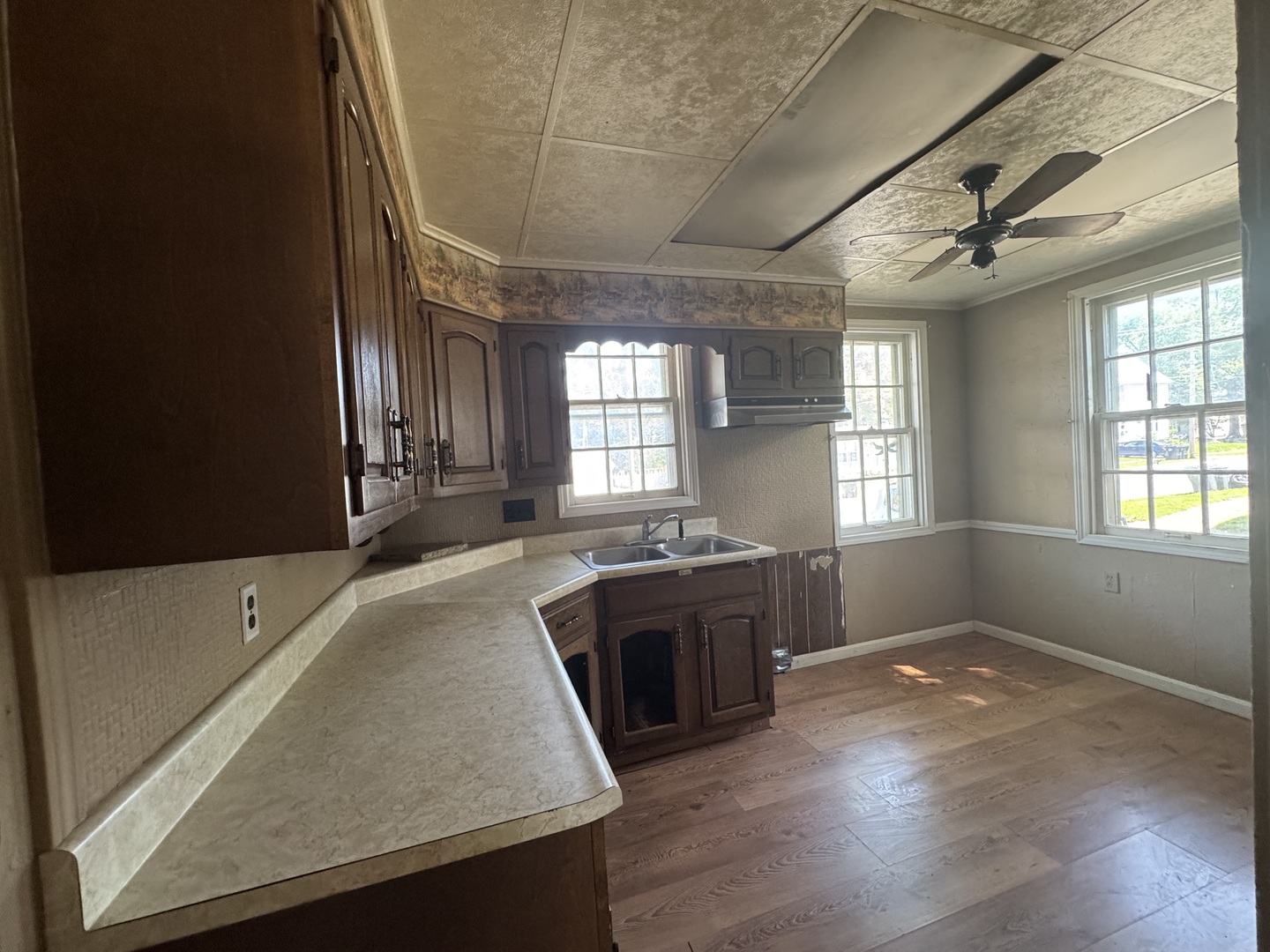 30 East Maple Street Canton, IL 61520 - Photo 7 of 17 Gallery Image 7