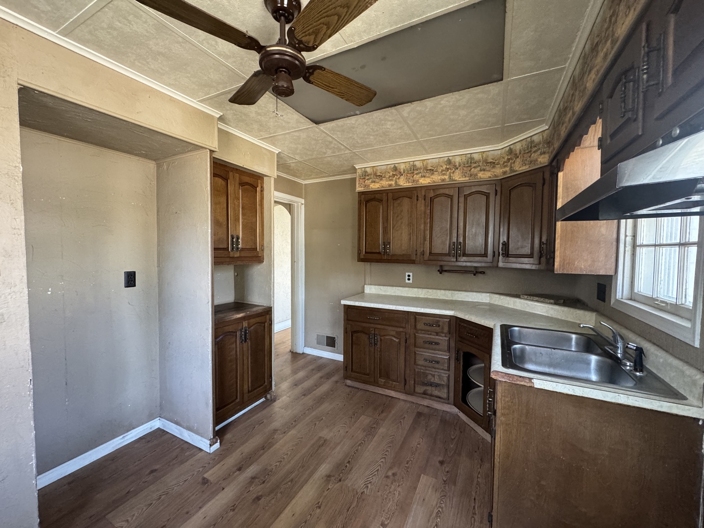 30 East Maple Street Canton, IL 61520 - Photo 8 of 17 Gallery Image 8
