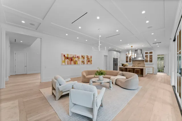 $10,199,000 | 3653 Chevy Chase Drive, Houston, TX 77019