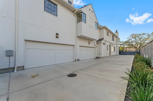 $10,199,000 | 3653 Chevy Chase Drive, Houston, TX 77019