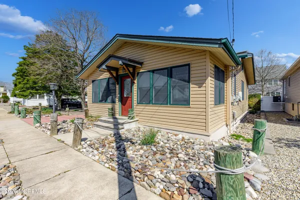 $419,000 | 37 East Lakewood Avenue, Ocean Gate, NJ 08740