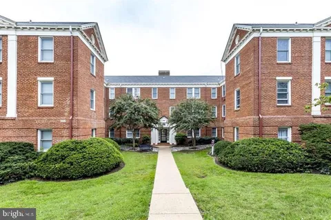 $290,000 | 906 South Washington Street, Unit 307, Alexandria, VA 22314