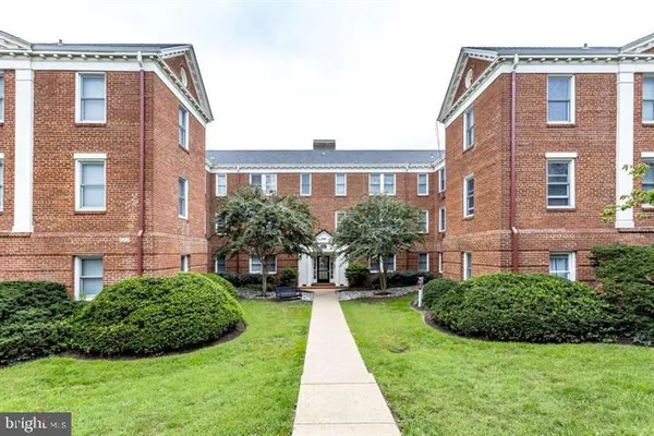 $290,000 | 906 South Washington Street, Unit 307, Alexandria, VA 22314