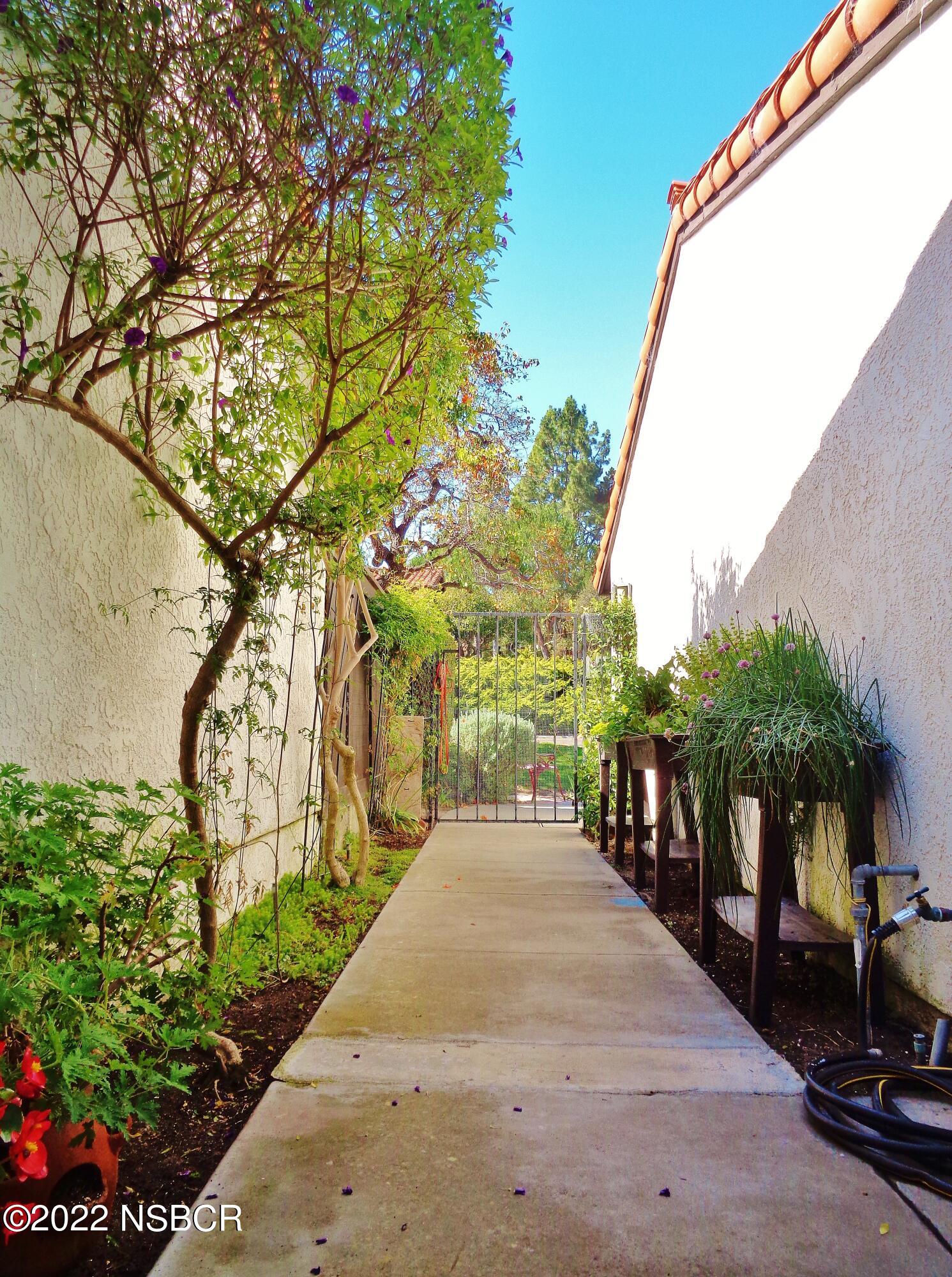 22 Stanford Circle Lompoc, CA 93436 - Photo 18 of 19 Front Entry 1