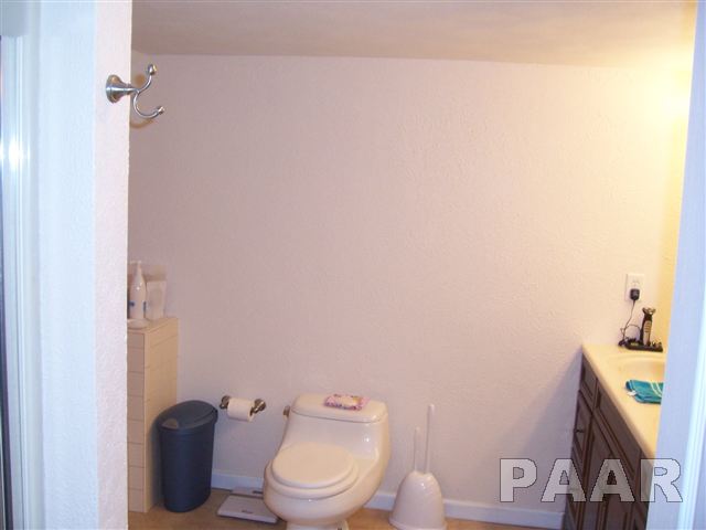 1001 Devonshire Road Washington, IL 61571 - Photo 11 of 15 Gallery Image 11