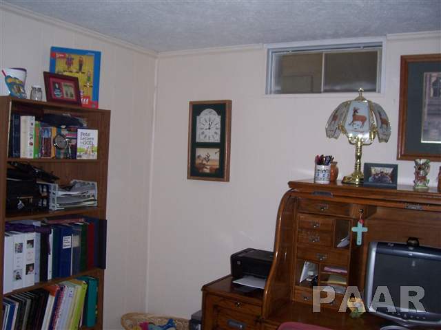 1001 Devonshire Road Washington, IL 61571 - Photo 5 of 15 Gallery Image 5