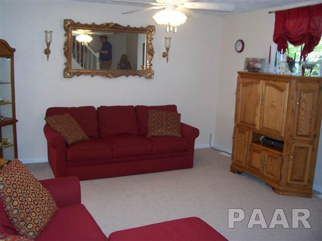1001 Devonshire Road Washington, IL 61571 - Photo 8 of 15 Gallery Image 8