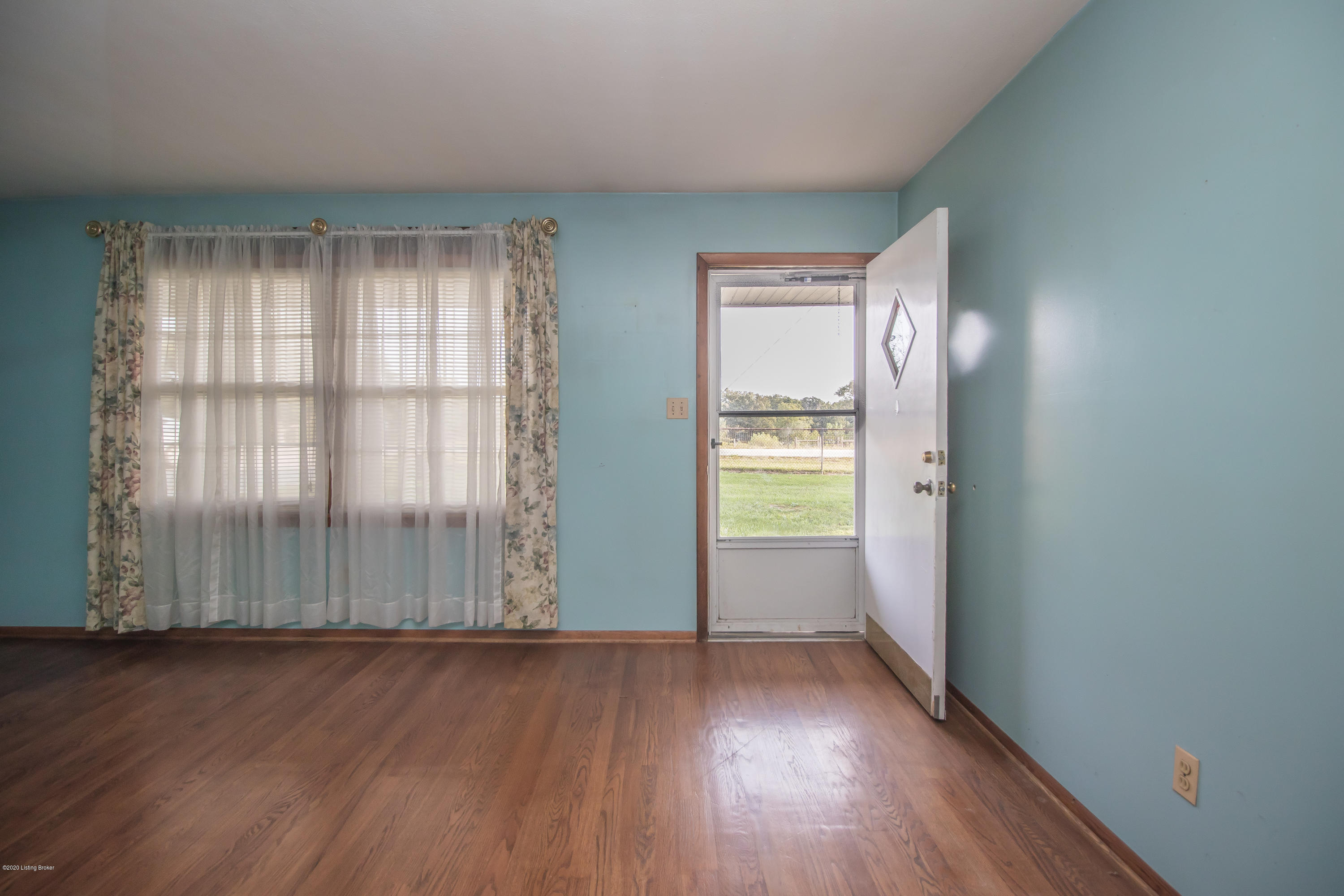 16703 Dry Ridge Road Louisville, KY 40299 - Photo 4 of 25 4
