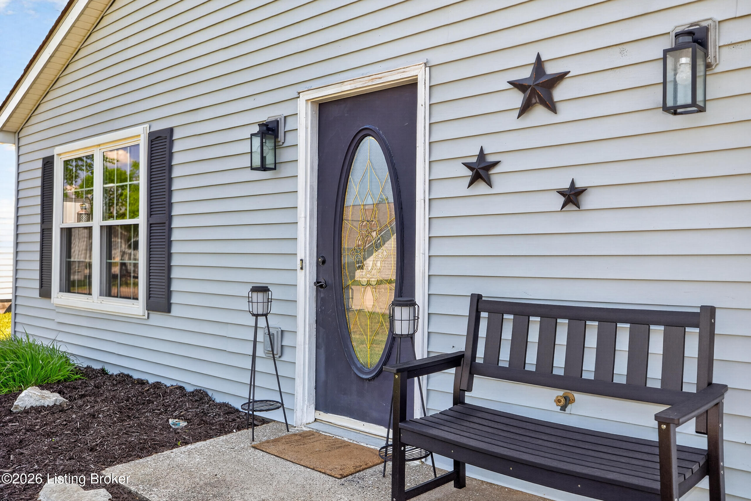 1039 River Bend Road Frankfort, KY 40601 - Photo 5 of 23 Front Porch