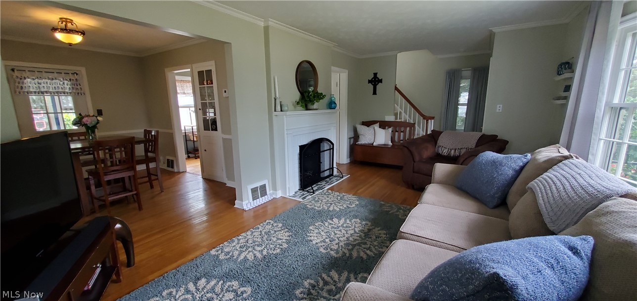 1427 Willshire Road Cleveland, OH 44124 - Photo 9 of 30