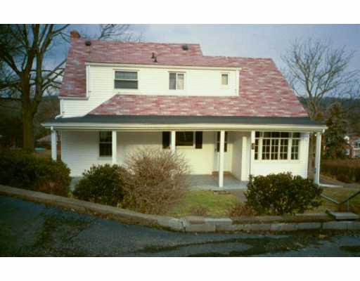 2941 Brodhead Road Aliquippa, PA 15001 - Photo 2 of 7 Patio/Deck.