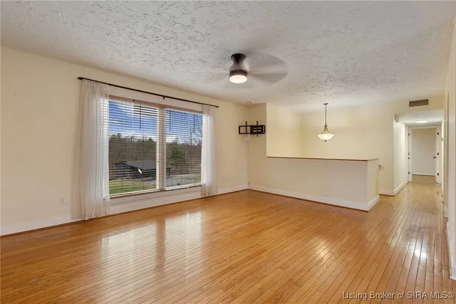 $335,000 | 6828 Farnsley Knob Road, Elizabeth, IN 47117