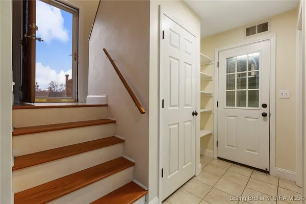 $319,900 | 6828 Farnsley Knob Road, Elizabeth, IN 47117