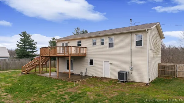 $319,900 | 6828 Farnsley Knob Road, Elizabeth, IN 47117