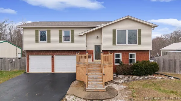 $319,900 | 6828 Farnsley Knob Road, Elizabeth, IN 47117