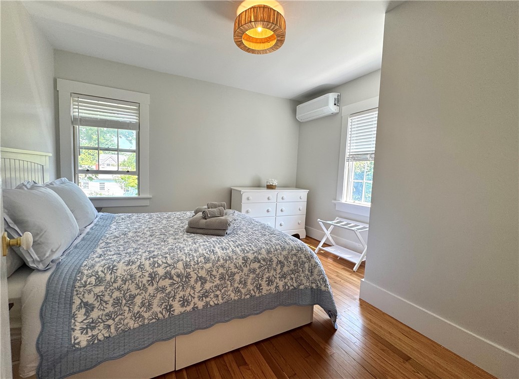 19 Walnut Street, Unit 4 Newport, RI 02840 - Photo 5 of 11