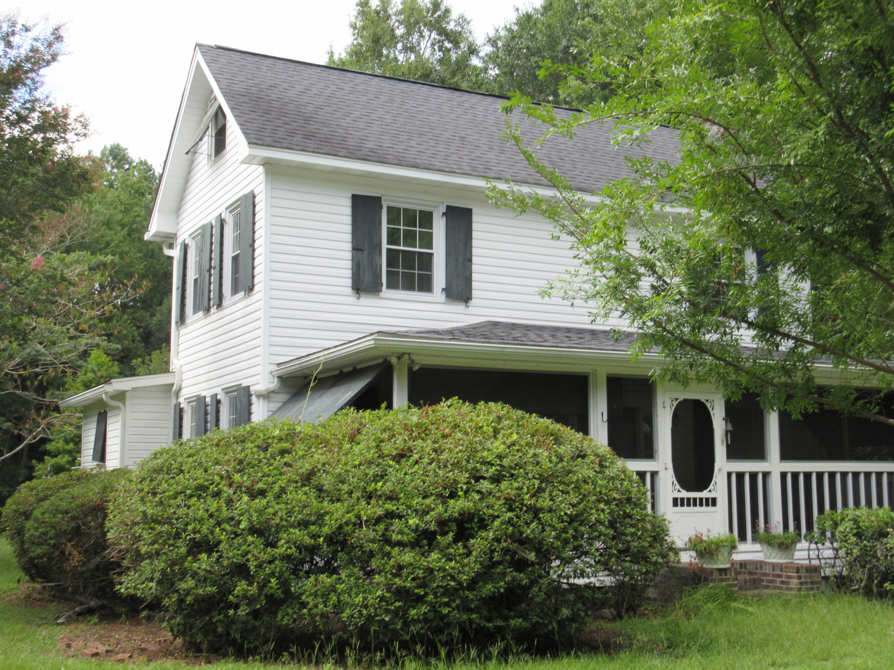 10074 North Carolina Road McClellanville, SC 29458 - Photo 1 of 8 IMG_0237
