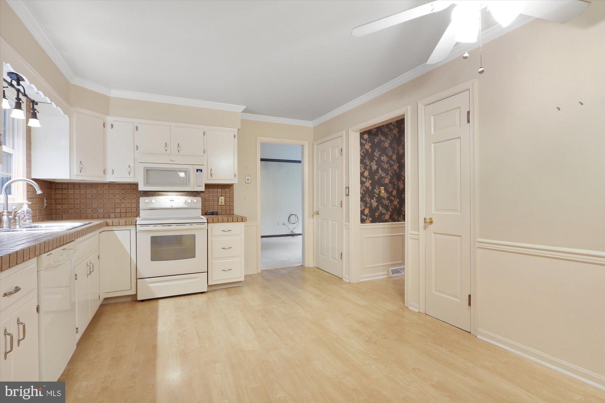 4469 Nantucket Road Harrisburg, PA 17112 - Photo 7 of 32 Gallery Image 7